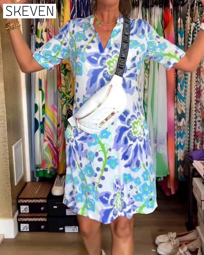 Short-sleeved floral V-neck dress
