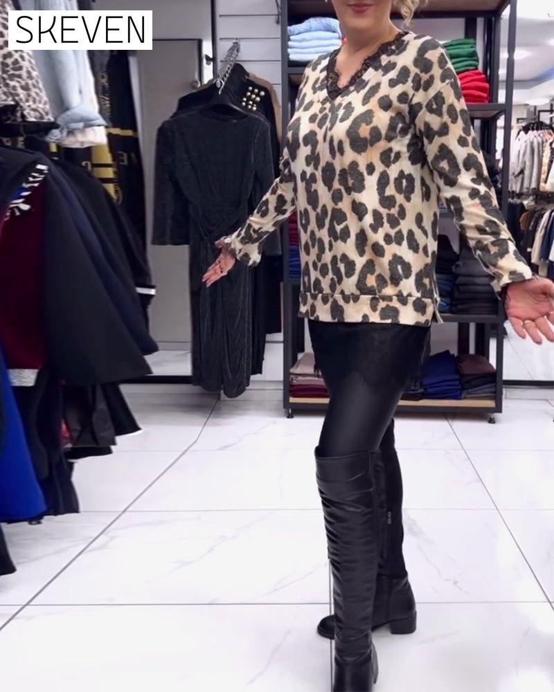 Lässige Bluse mit V-Ausschnitt, Leopardenmuster und Spitzeneinsatz