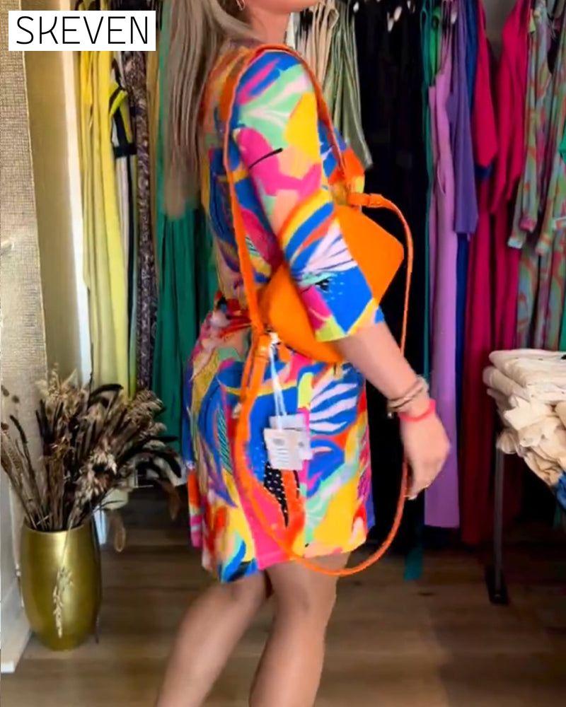 Robe imprimée colorée à col en V