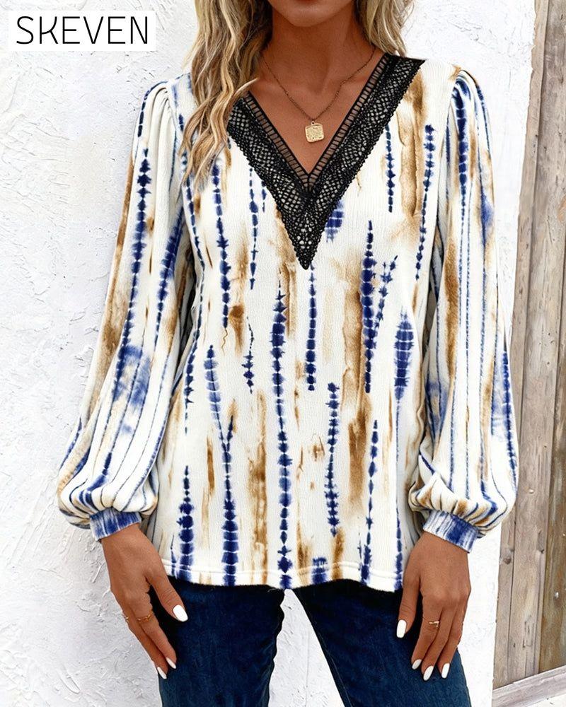 V-Ausschnitt Patchwork-Top mit lockerem Print
