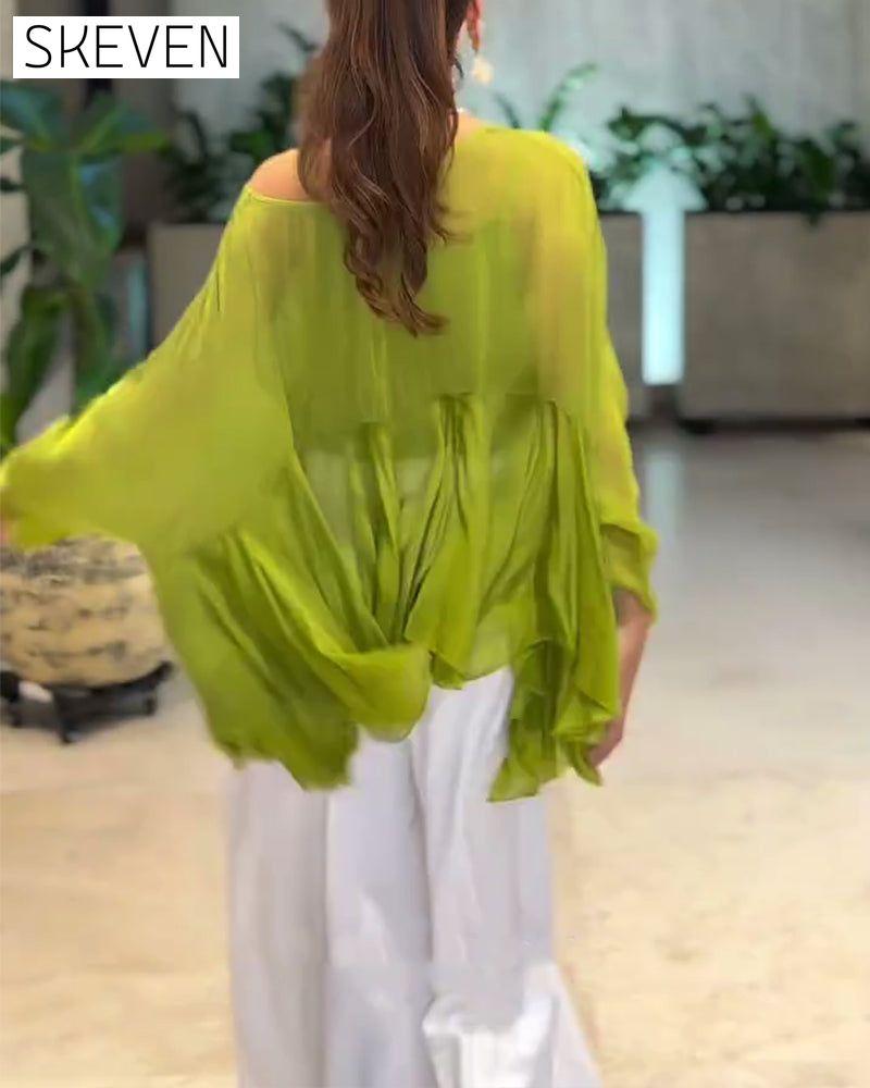 Modische Bluse in Unifarben mit schwungvollem Design