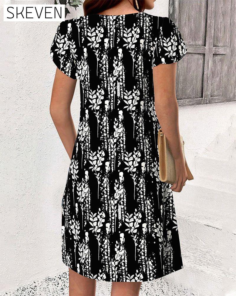 Bedrucktes Freizeitkleid mit Blütenblattärmeln