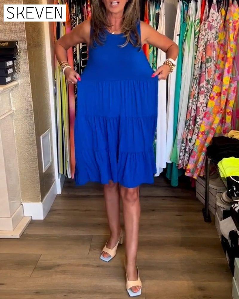 Plissiertes, ärmelloses, locker sitzendes Kleid