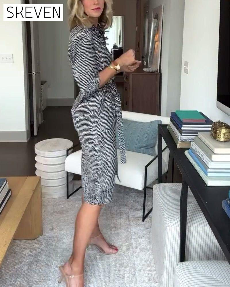 Kleid mit bedrucktem Reversknopf