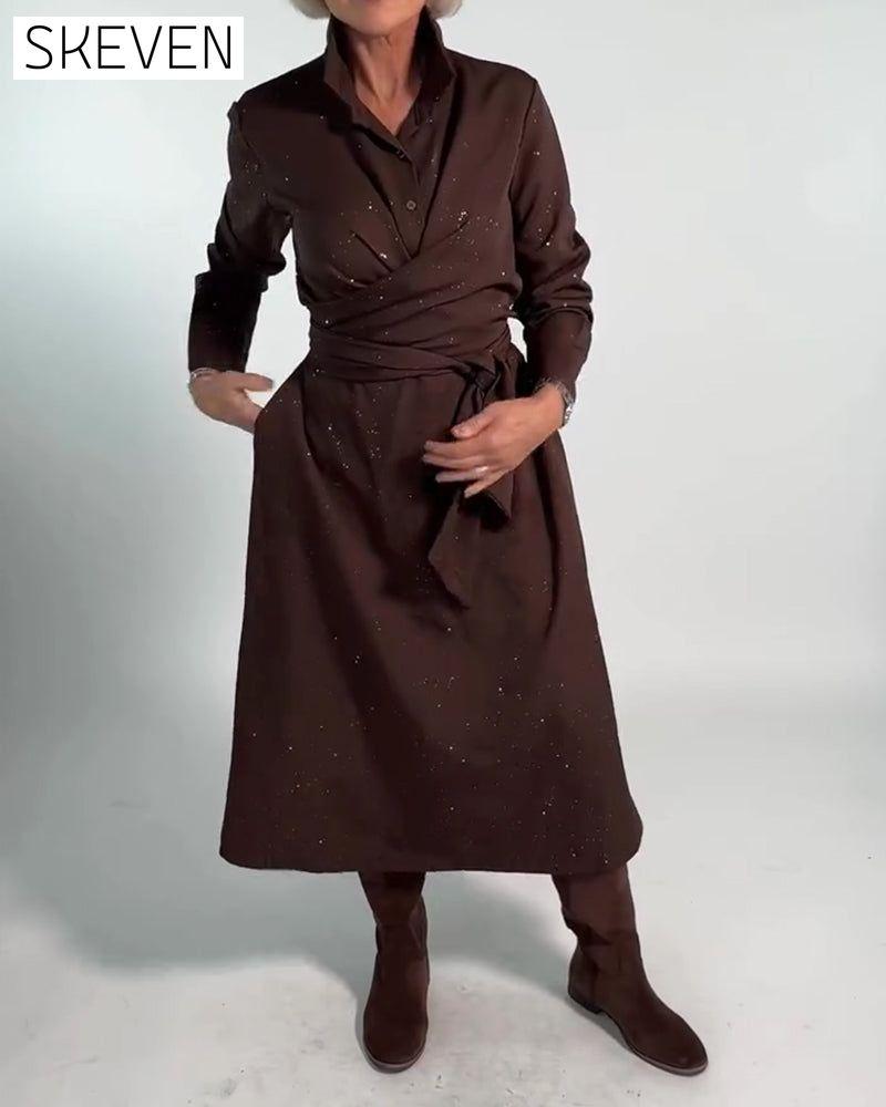 Stilvolles, schimmerndes, tailliertes Kleid