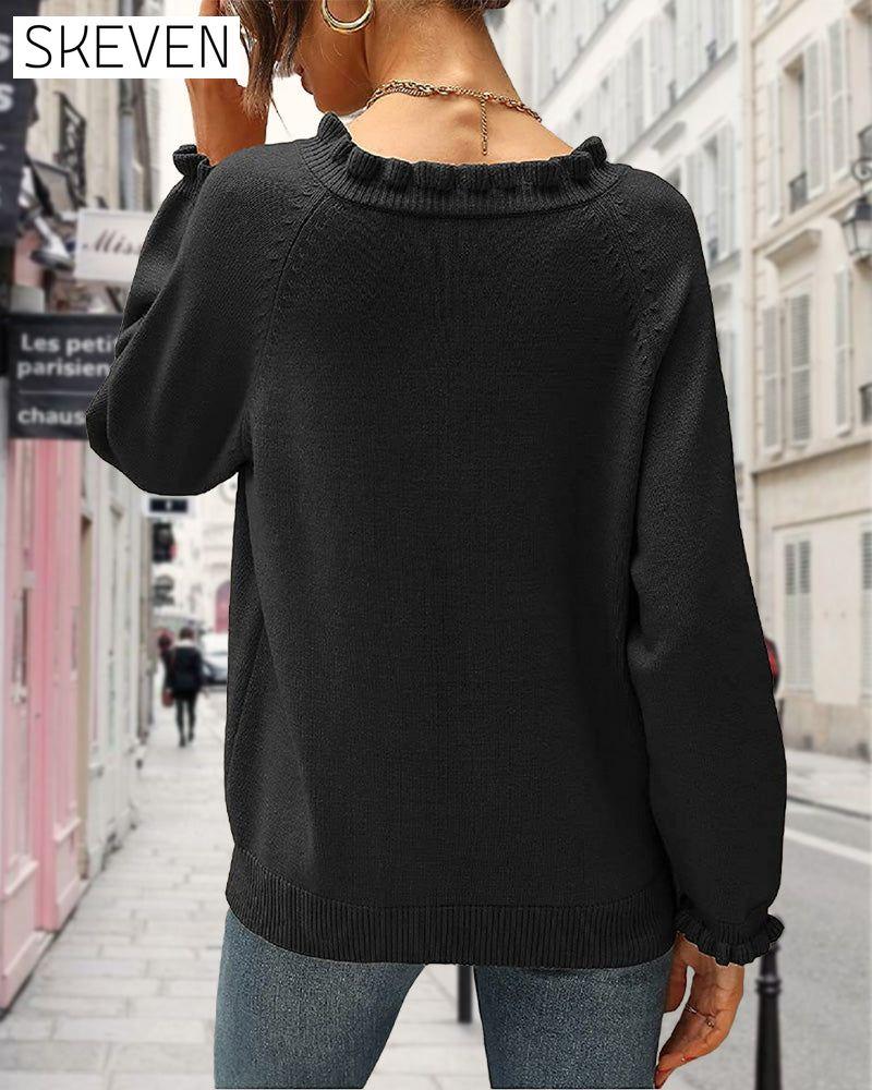 Lässiger, einfarbiger Pullover mit Reversknopf und Rüschen