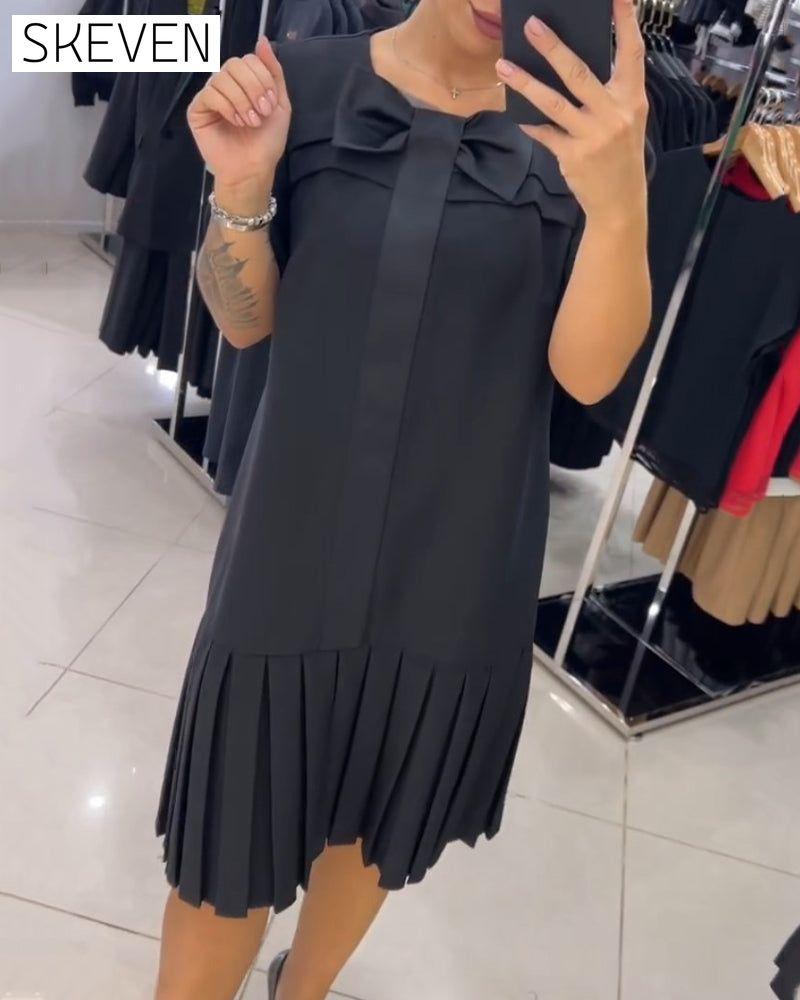 Short-sleeved pleated dress