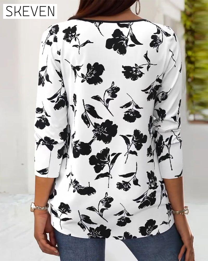 Modische Bluse mit Knopfdruck