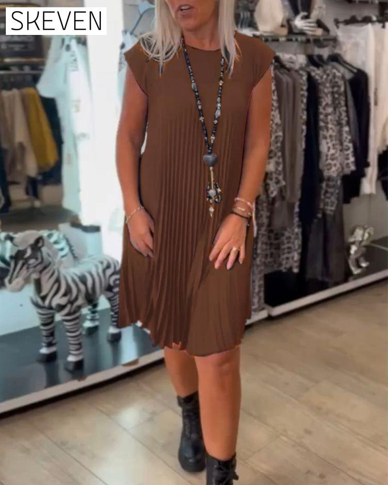 Round neck solid color pleated casual dress