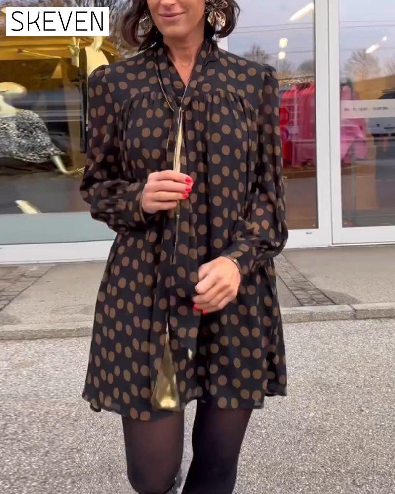 Langärmliges Kleid mit Polka-Dots