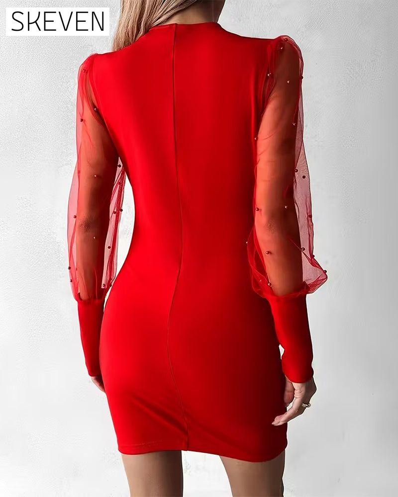 Modisches Patchwork-Kleid mit V-Ausschnitt aus Mesh
