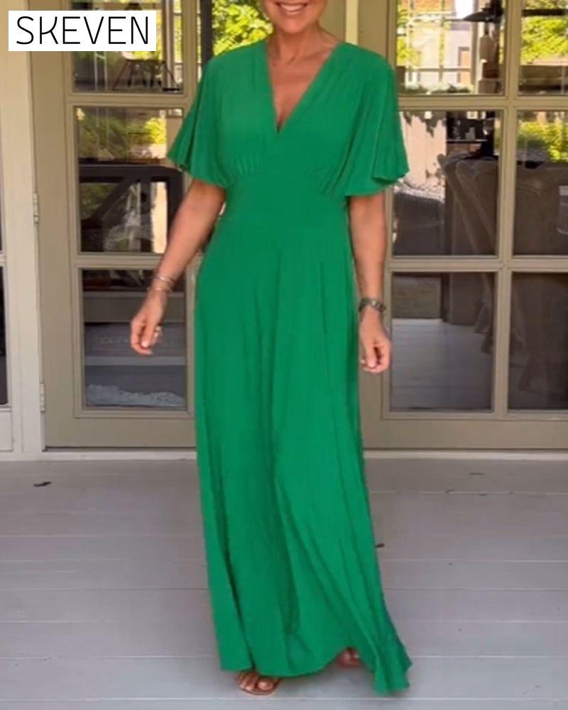 Elegant, pleated maxi dress with a deep V-neckline and batwing sleeves casual dresses party dresses summer