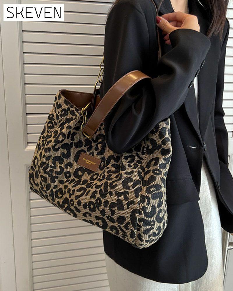 Schultertasche mit Leopardenmuster