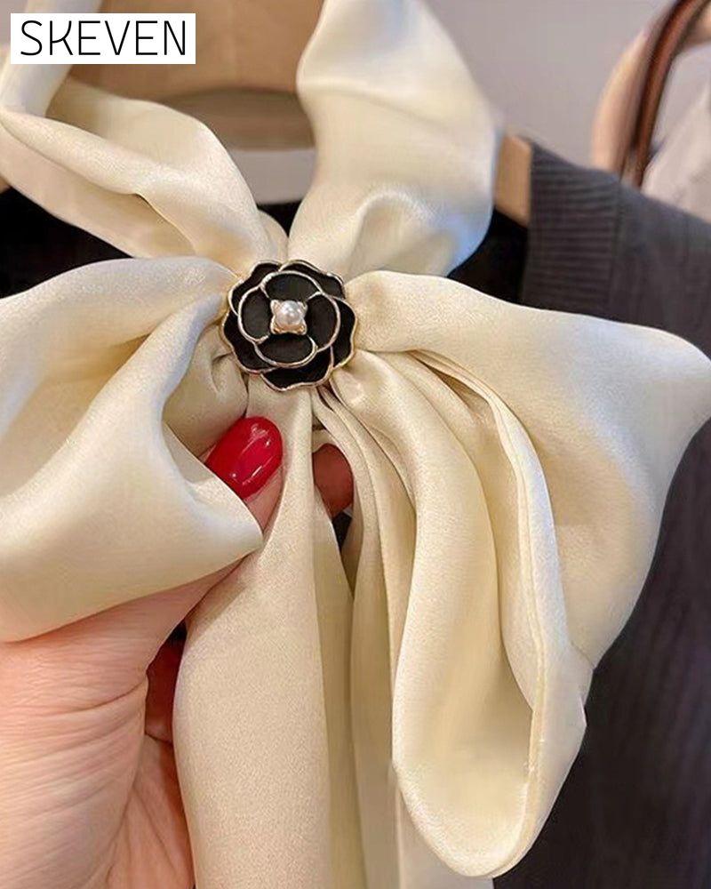 Camellia scarf buckle