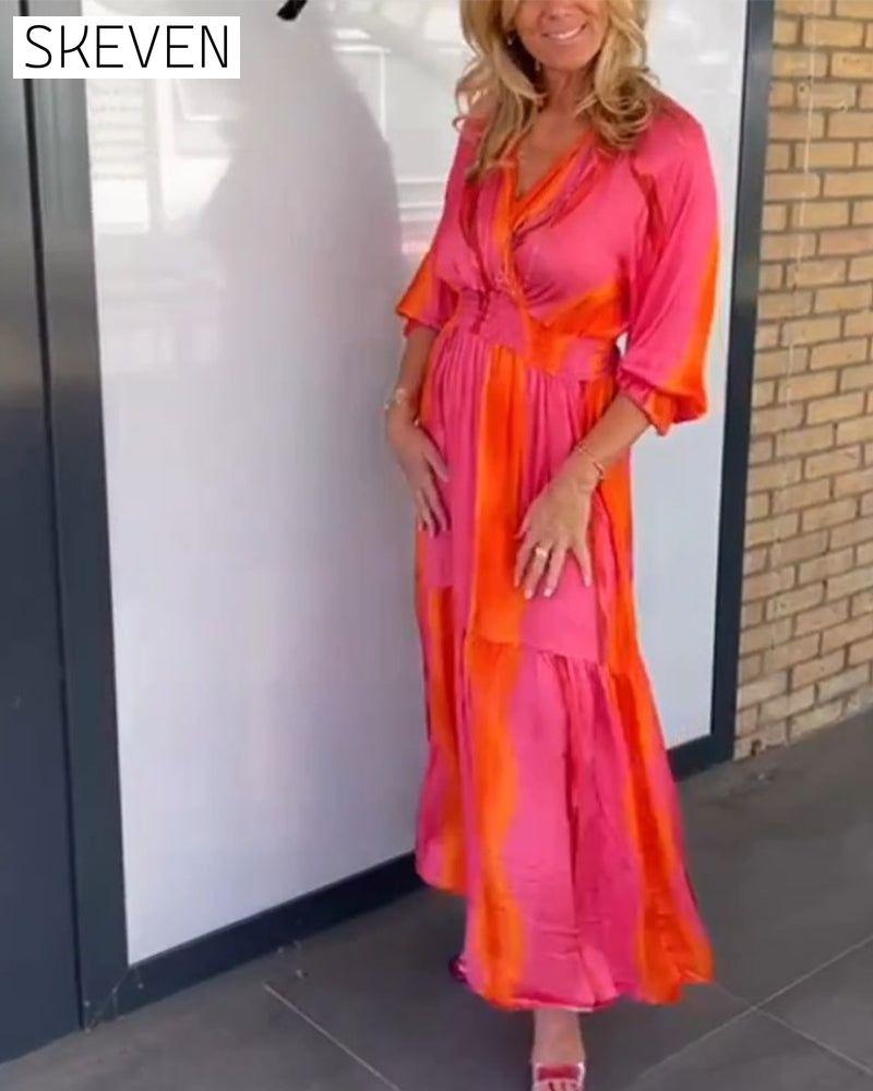 Kleid mit V-Ausschnitt und 3/4-Ärmeln