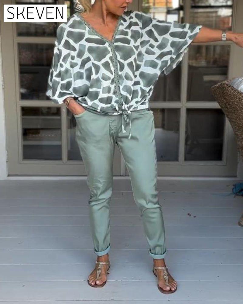 Elegant printed V-neck bat sleeves blouse