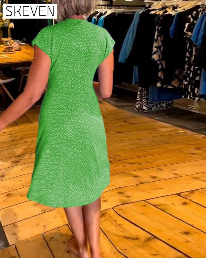 robe à pois à manches courtes et col en V
