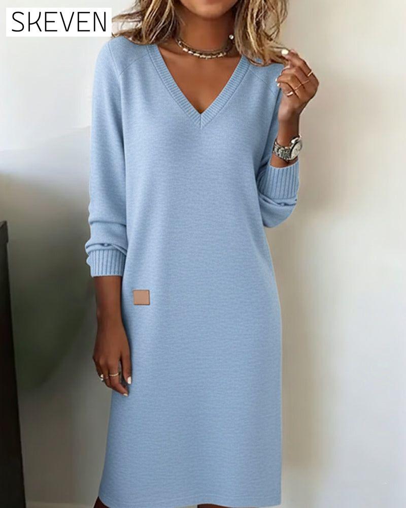 Stilvolles Strickkleid mit V-Ausschnitt
