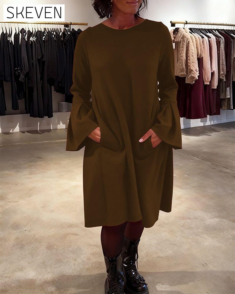 Robe unie à manches évasées et froncée