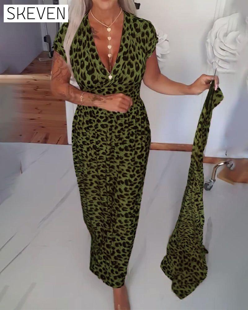 Elegantes Kleid mit Leopardenmuster und V-Ausschnitt