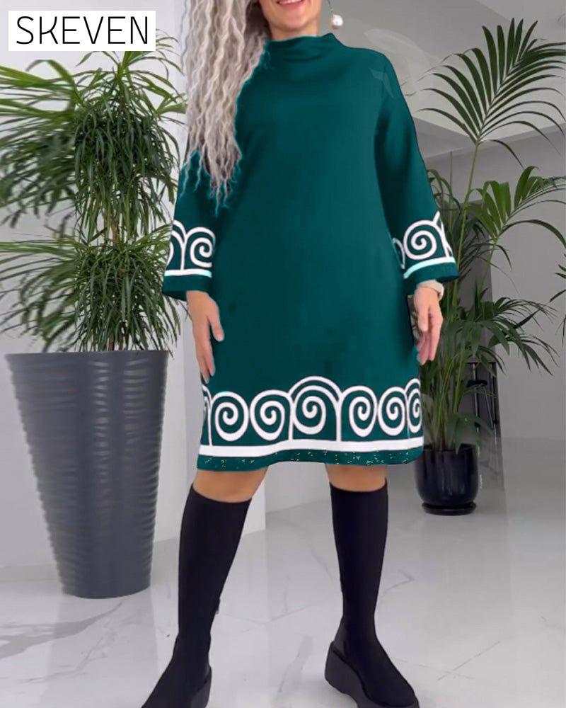 Langarmkleid mit Wellenmuster
