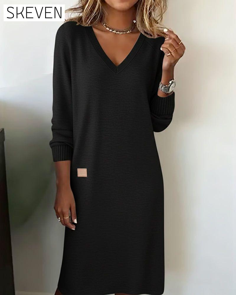 Stilvolles Strickkleid mit V-Ausschnitt