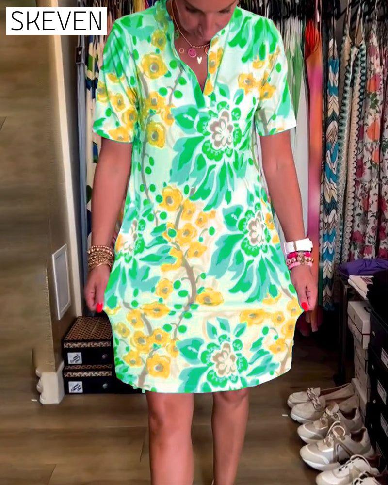 Short-sleeved floral V-neck dress