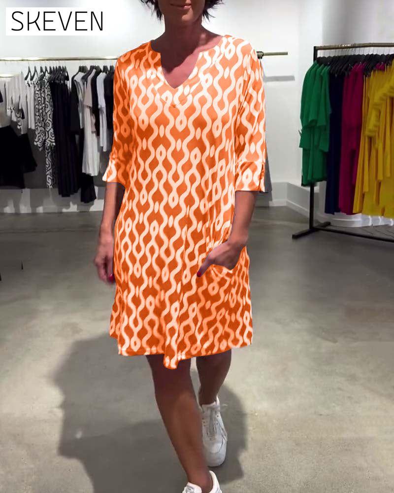Bedrucktes Kleid mit Stehkragen, mittellang