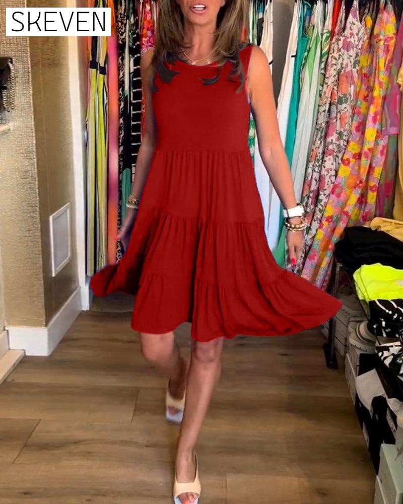Plissiertes, ärmelloses, locker sitzendes Kleid