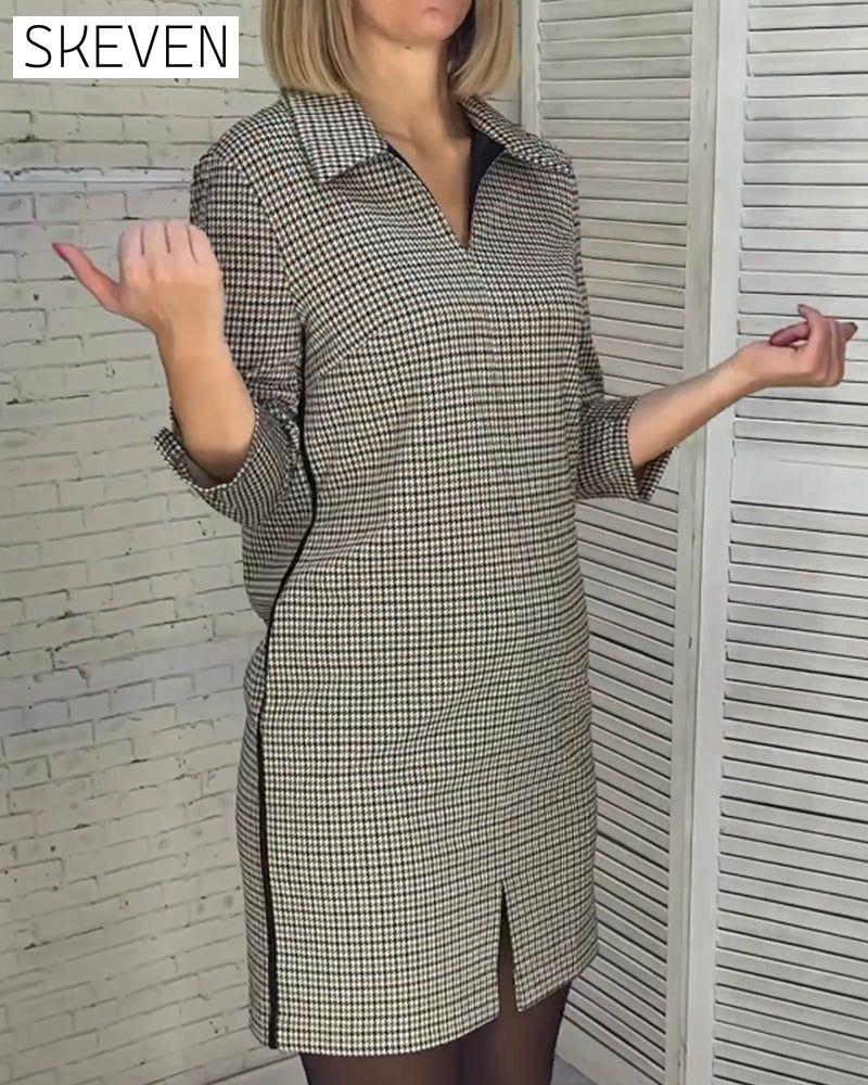 Kleid mit V-Ausschnitt, Schlitz und langen Ärmeln