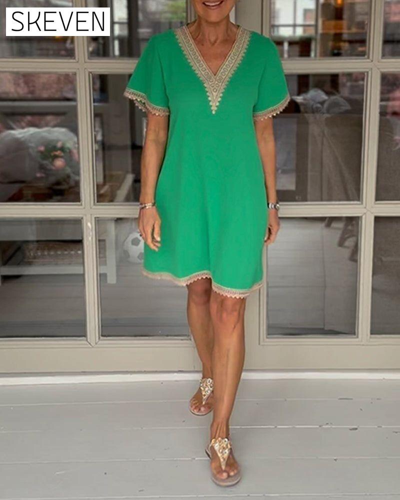 V-neck paneled lace elegant dress