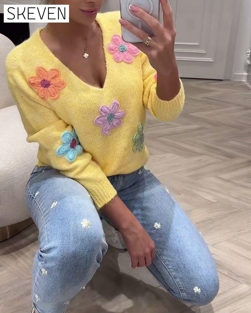 Long-Sleeved Floral V-Neck Pullover