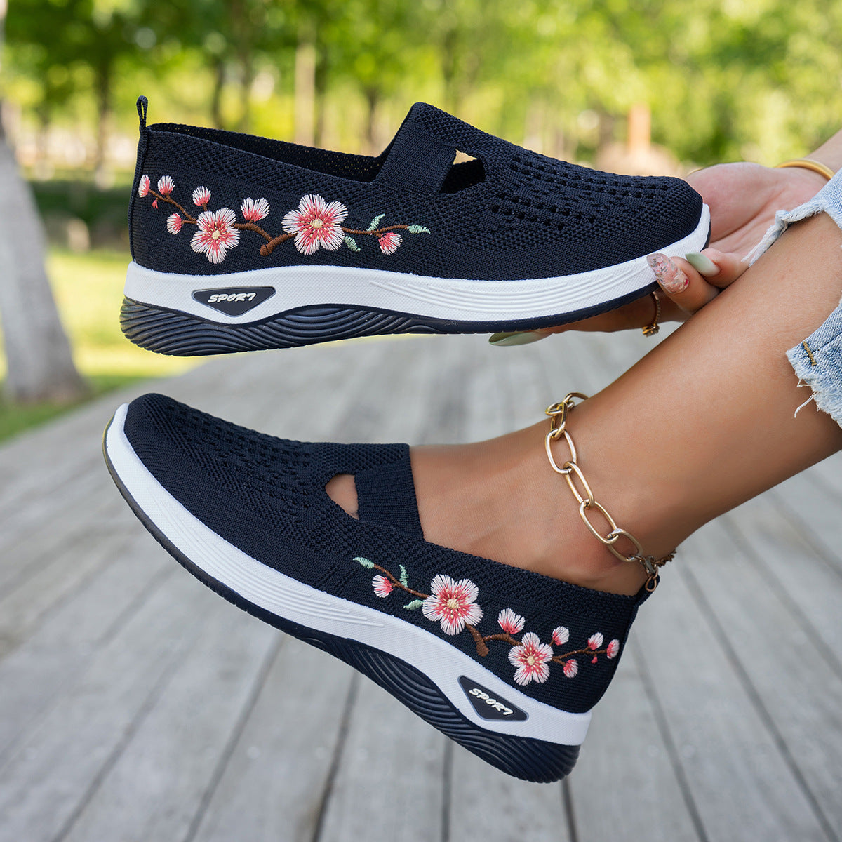 Womens Versatile Breathable Non-slip Sneakers With A Soft Sole Shoe