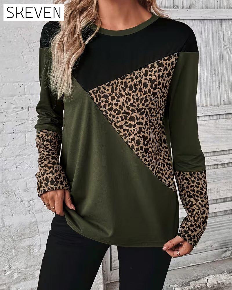Rundhals-Top mit Leopardenmuster und Farbblock-Design