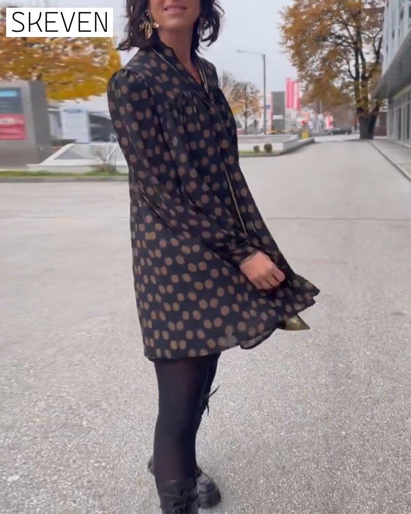 Langärmliges Kleid mit Polka-Dots