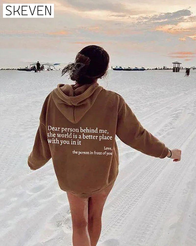 Sweatshirt mit der Aufschrift „Liebe Person hinter mir“