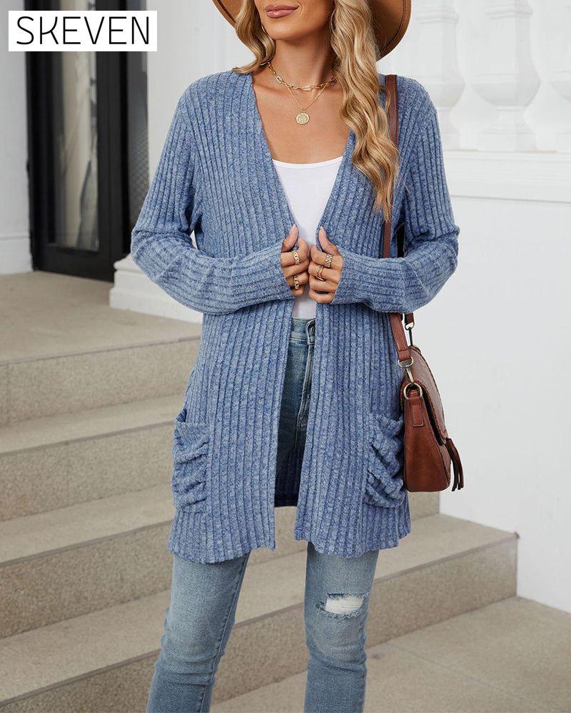 Lässige, einfarbige Strickjacke mit langen Ärmeln und Taschen