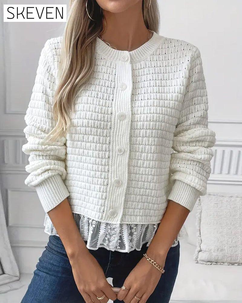 Langärmeliger Strickmantel mit Spitzeneinsätzen
