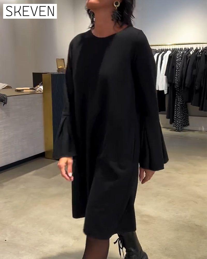Robe unie à manches évasées et froncée