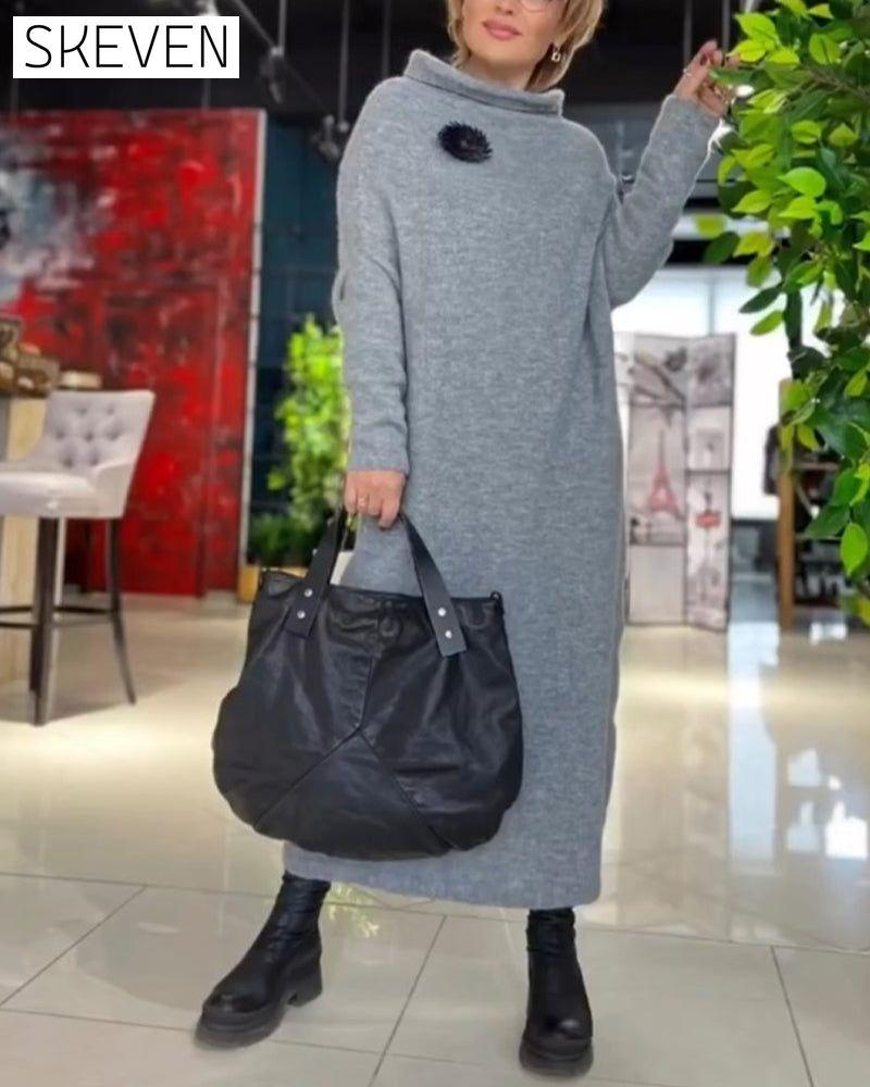 Lockeres Kleid mit Rollkragen und langen Ärmeln