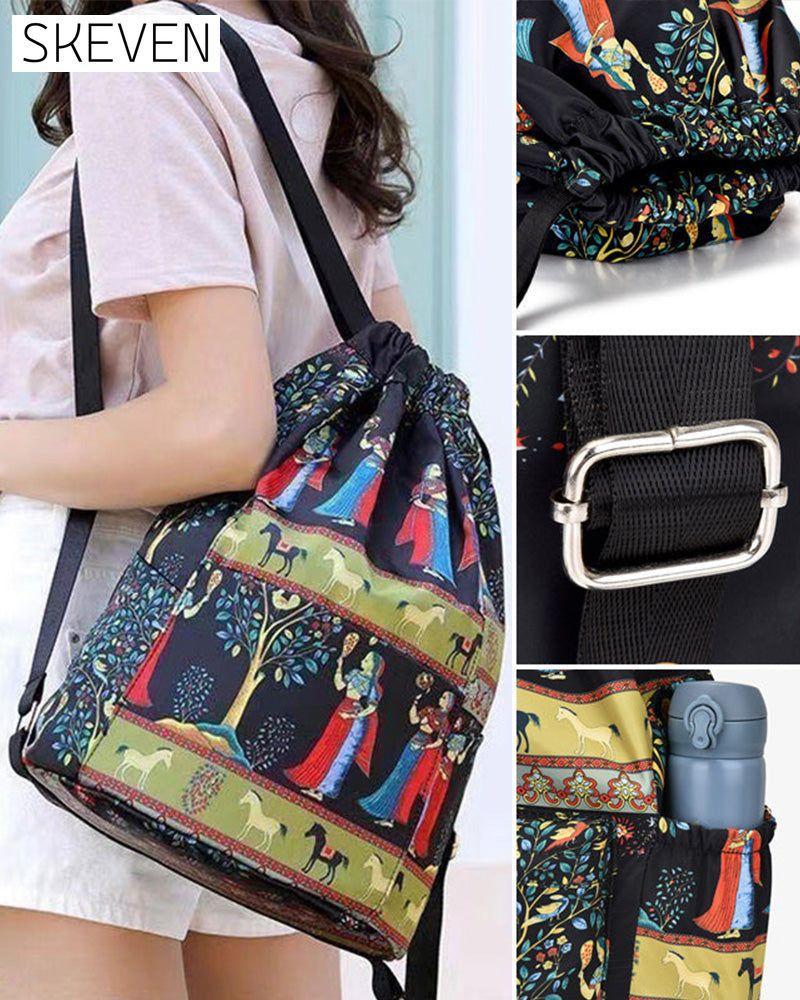 Schultertasche im Ethno-Stil mit Kordelzug