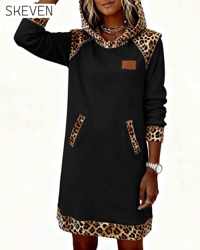 Robe décontractée à capuche et empiècements léopard