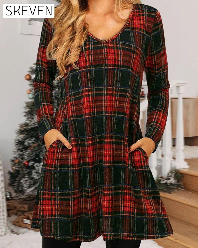 Locker geschnittenes Kleid mit Karomuster für Weihnachten