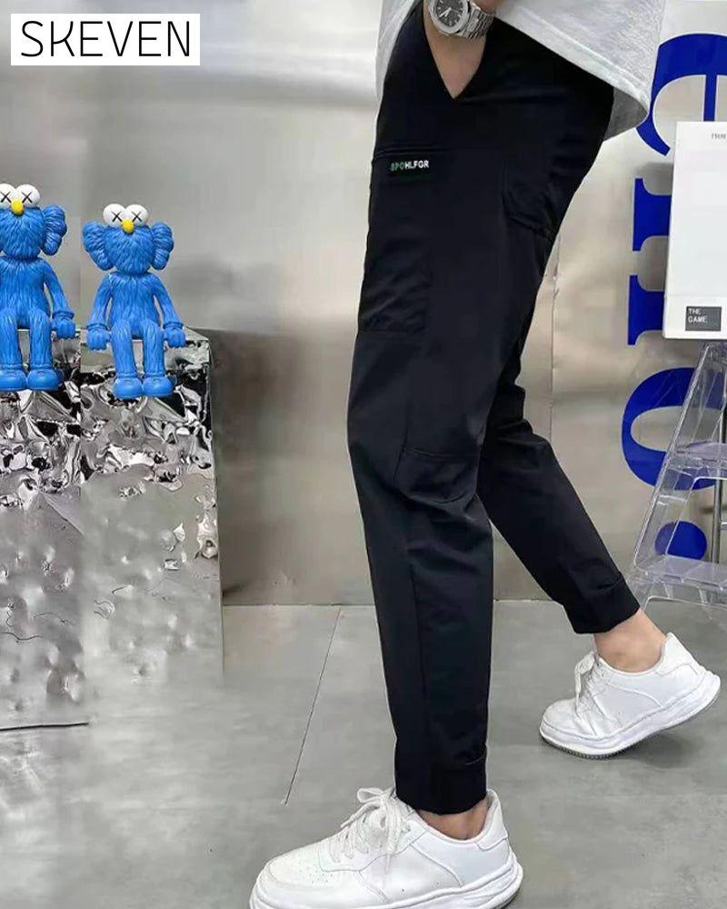 Herren-Cargohose mit hohem Stretchanteil, mehreren Taschen und schmaler Passform