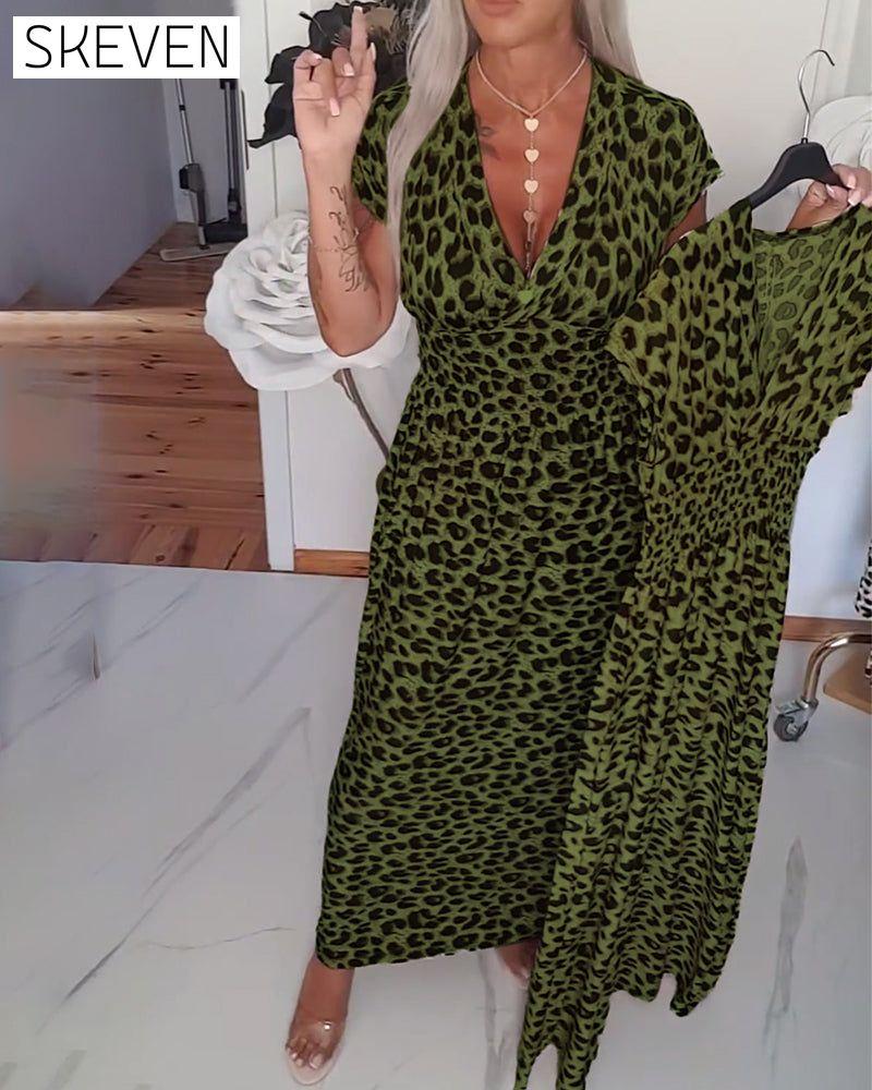 Elegantes Kleid mit Leopardenmuster und V-Ausschnitt