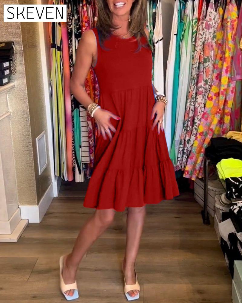 Plissiertes, ärmelloses, locker sitzendes Kleid