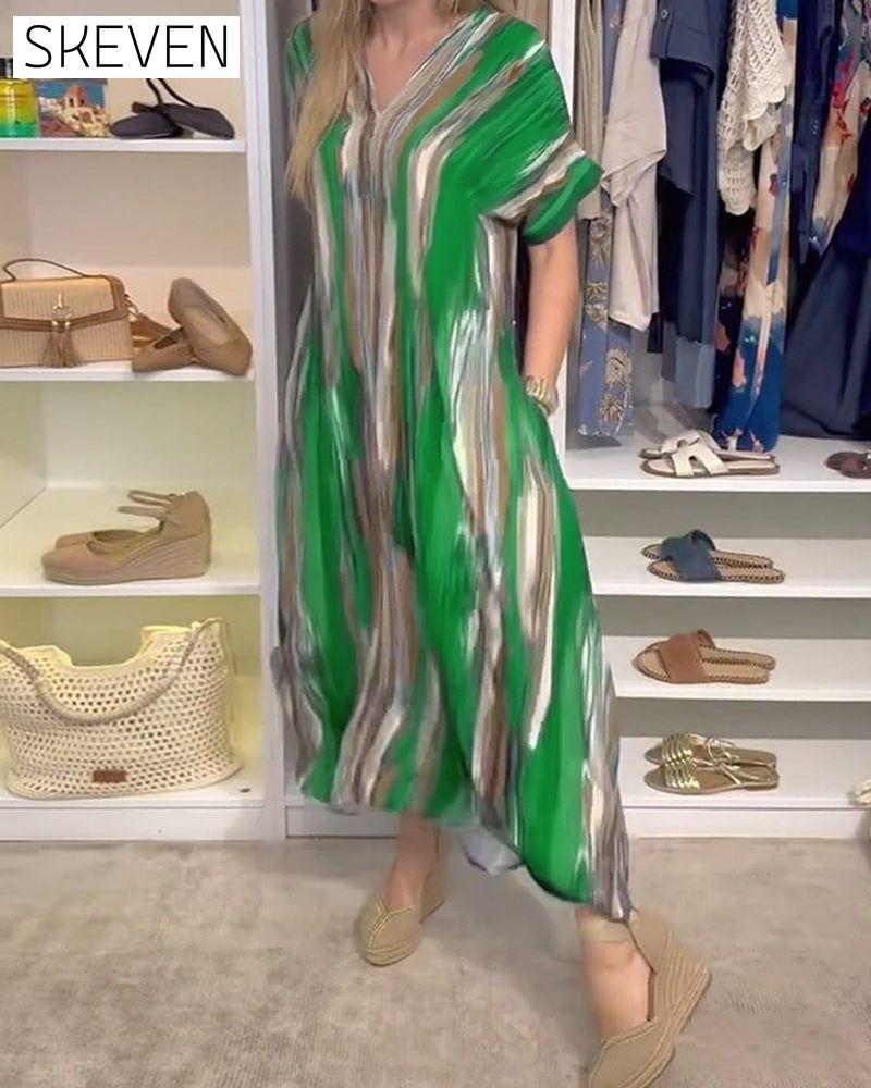 Lässiges, locker sitzendes Kleid mit V-Ausschnitt