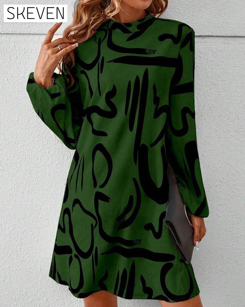 Modisches Kleid mit geometrischem Kontrastdruck