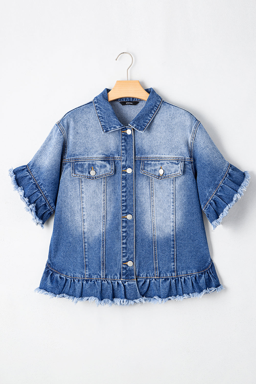 Blue Zone Planet | Pfauenblaue Jeansjacke mit Rüschen und offenem Saum, Kurzarm