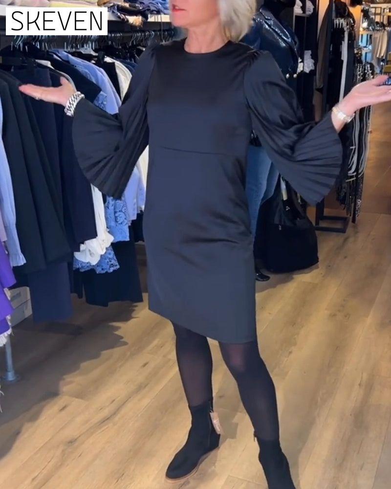 Kleid mit Glockenärmeln und Rundhalsausschnitt